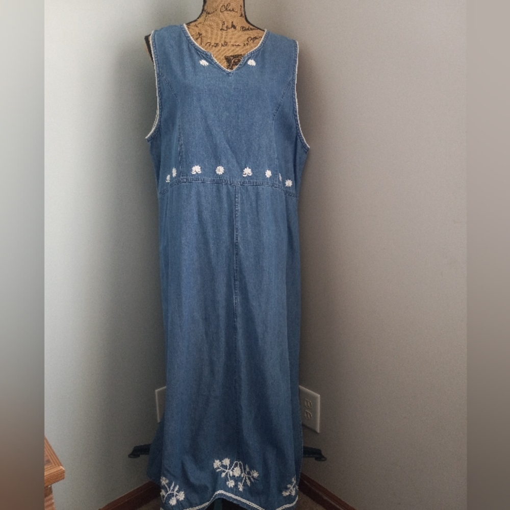 Keren Hart Women's Vintage Pullover Denim Blue with White Embroidery